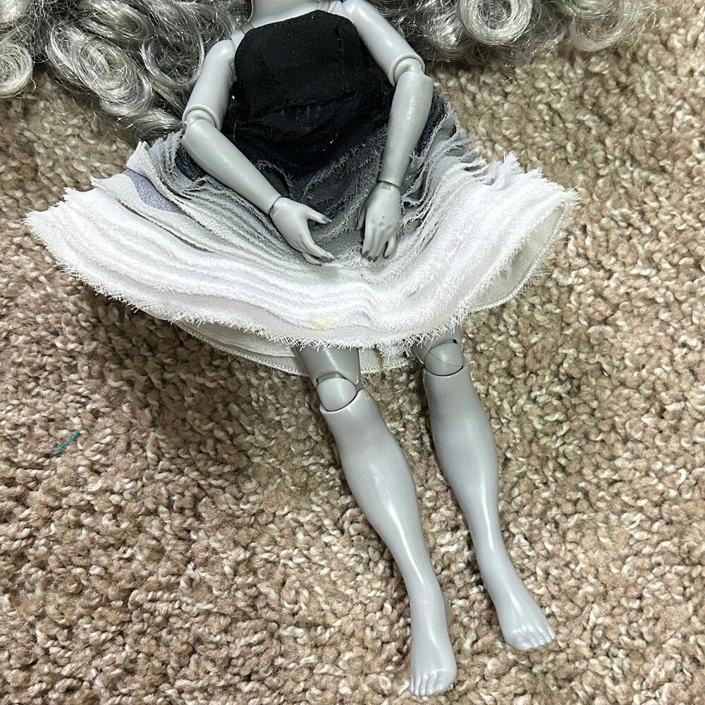 Rainbow High Shadow High Fashion Doll Re-Styled Dressed Nicole Steel No Shoes - Picture 3 of 4